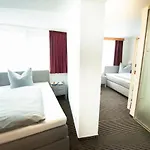 Stadthotel Giengen Und Restaurante Lacucina