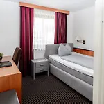 Stadthotel Giengen Und Restaurante Lacucina Hotel Giengen an der Brenz
