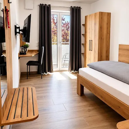 Stadthotel Giengen Und Restaurant ホテル 2*
